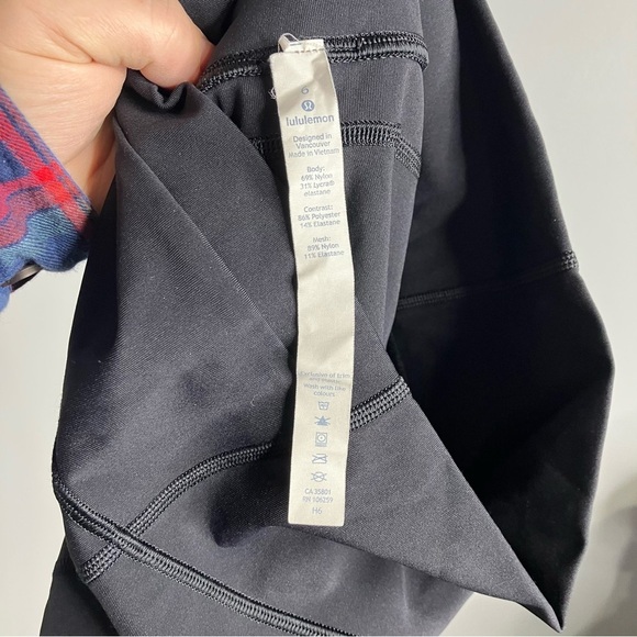 Lululemon Mix and mesh crop leggings Capri leggings size‎ 6 - Picture 10 of 11